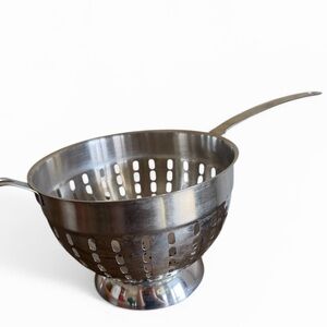 ONEIDA 18/8 Stainless Steel COLANDER Basket STRAINER 7" Handle. 6" Tall X8" WIDE